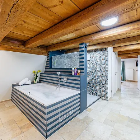 Gaestehaus Hopfenperle 4* سبالت